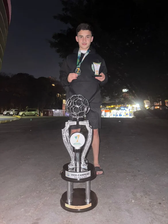 Jovem de Bocaina do Sul se destaca no futsal estadual e nacional 01